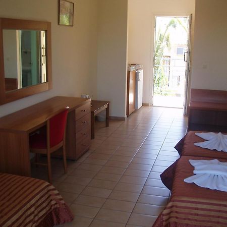 Anaxos Hotel Extérieur photo