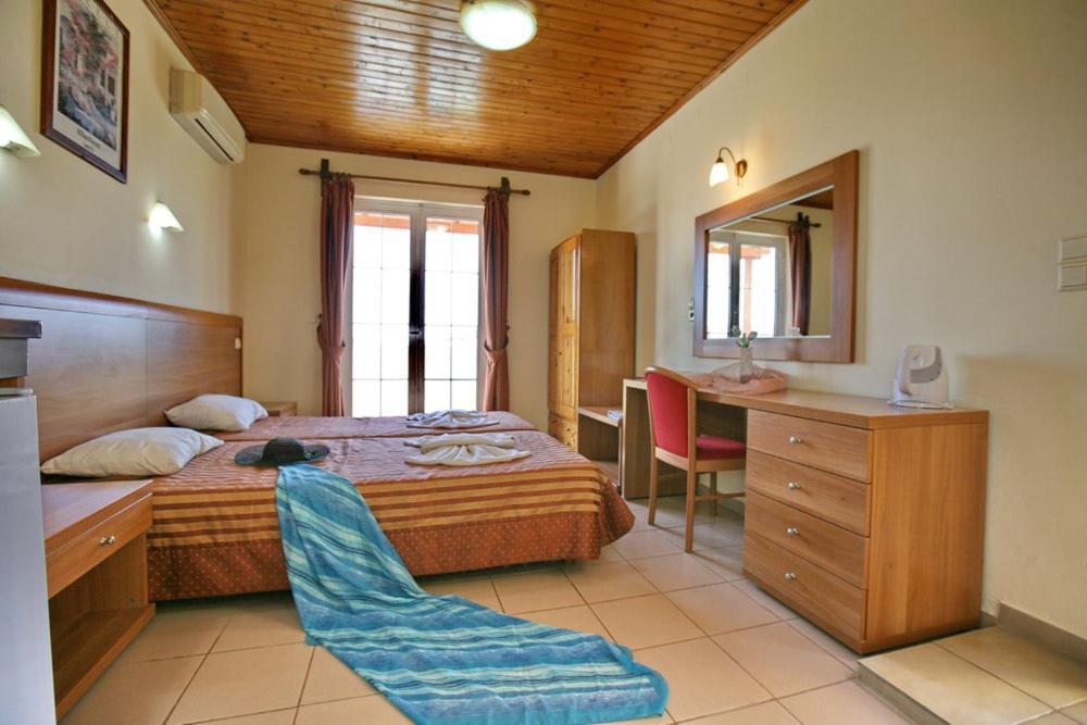 Anaxos Hotel Extérieur photo