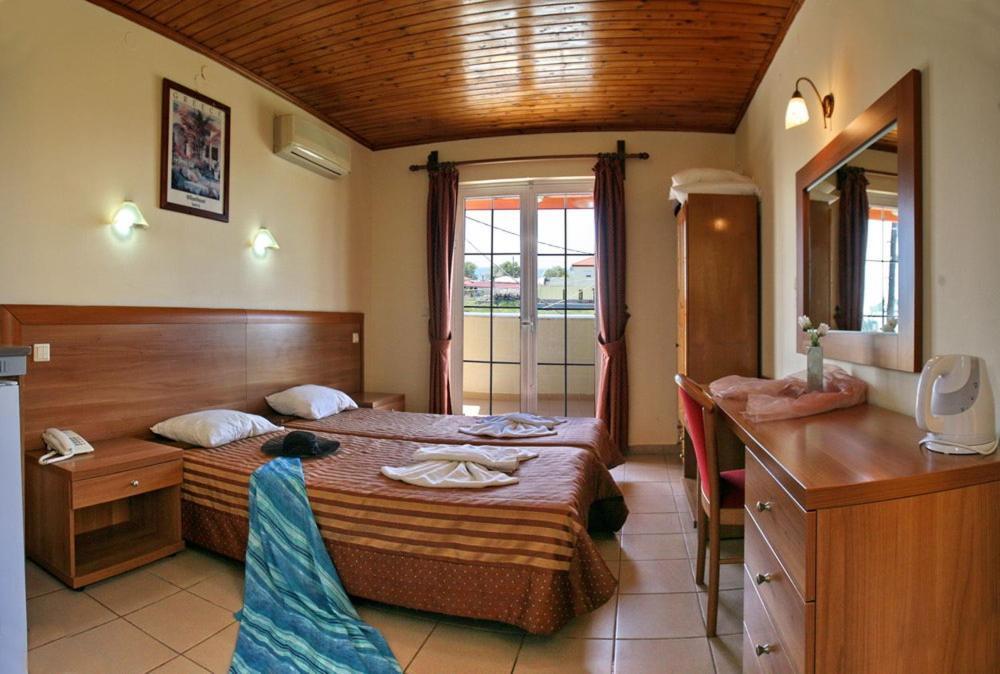 Anaxos Hotel Extérieur photo