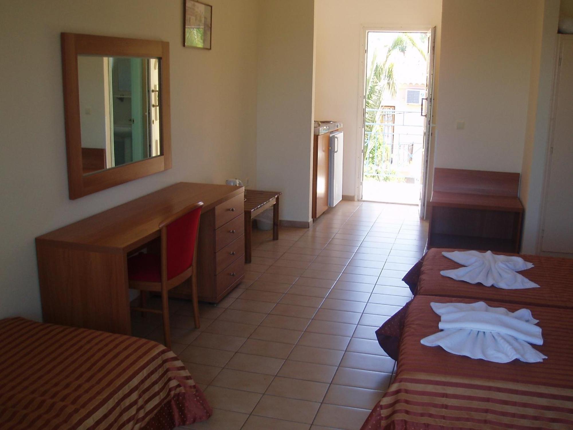Anaxos Hotel Extérieur photo