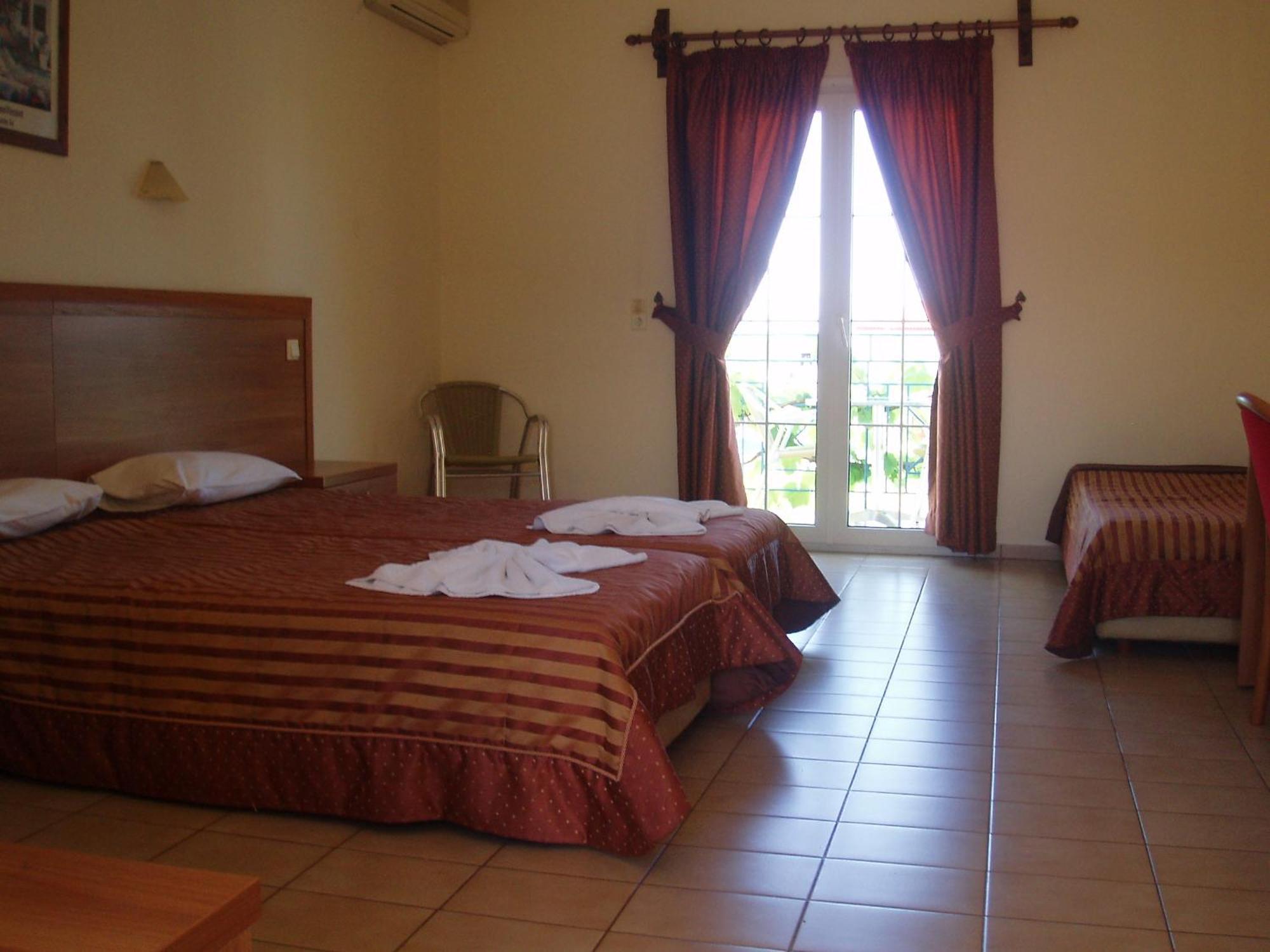 Anaxos Hotel Extérieur photo